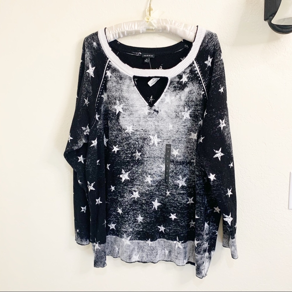 TORRID STAR PRINT RAGLAN CUT OUT SWEATER - Picture 4 of 9